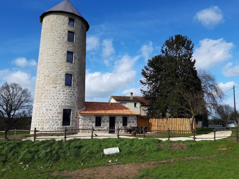 Вилла Loue Ancien Moulin A Vent Avec Piscine Et Jacuzzi Neuvy-Bouin Экстерьер фото
